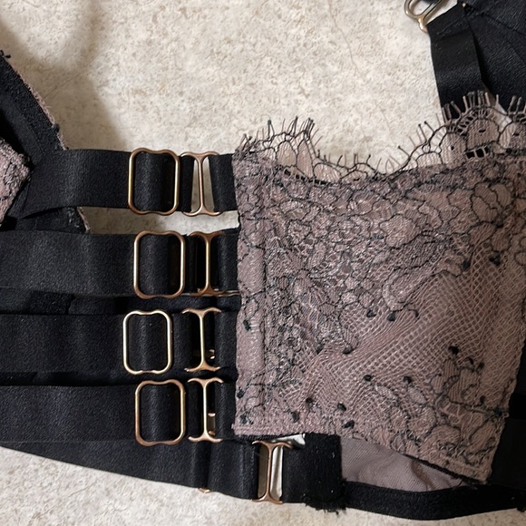 VICTORIA’S SECRET VERY SEXY PALE TAUPE PUSH BRA & VERY SEXY MATCHING THONG PANTY - Picture 10 of 10